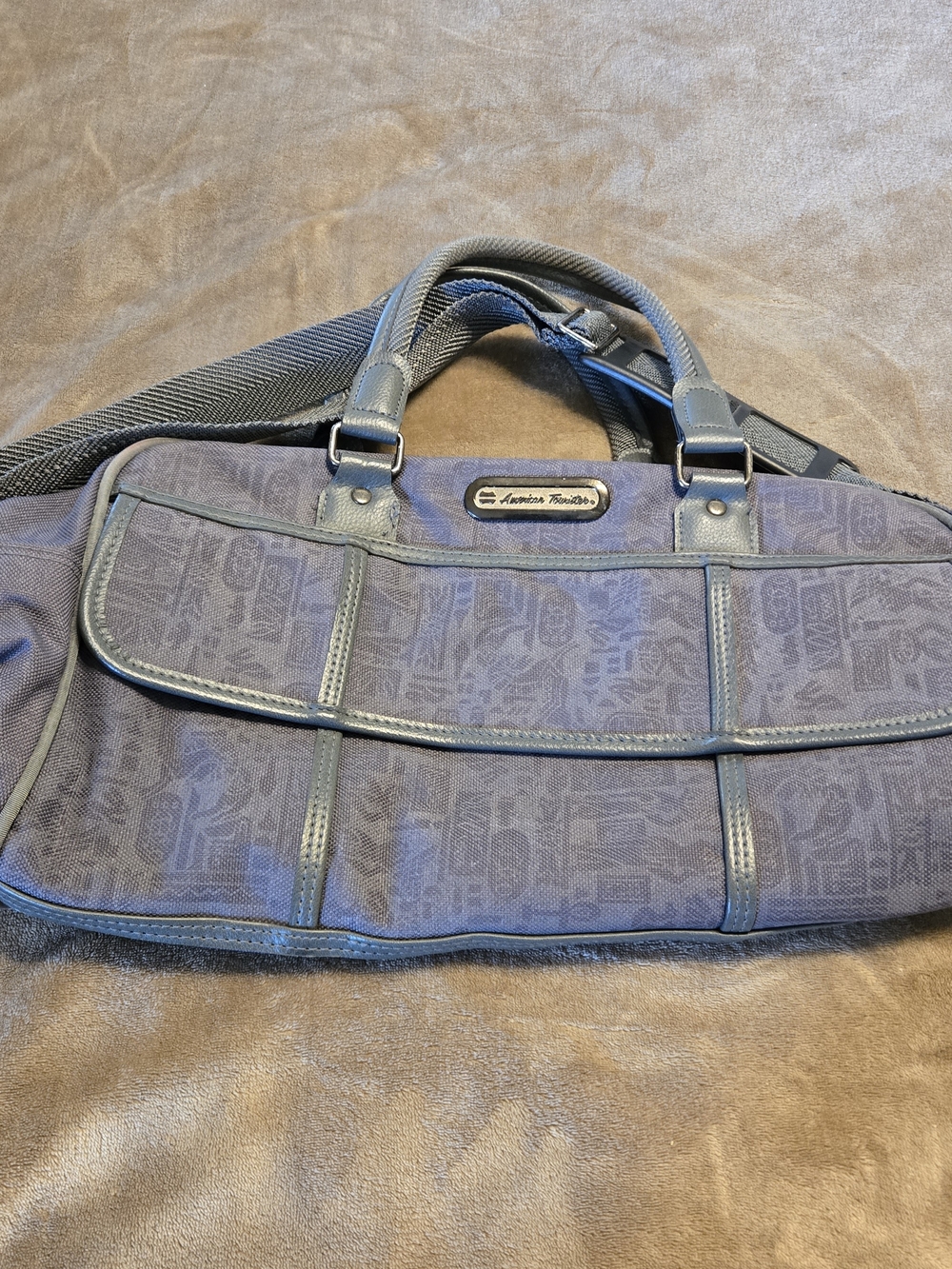 American Tourister Men's Gray Travel Duffel Bag